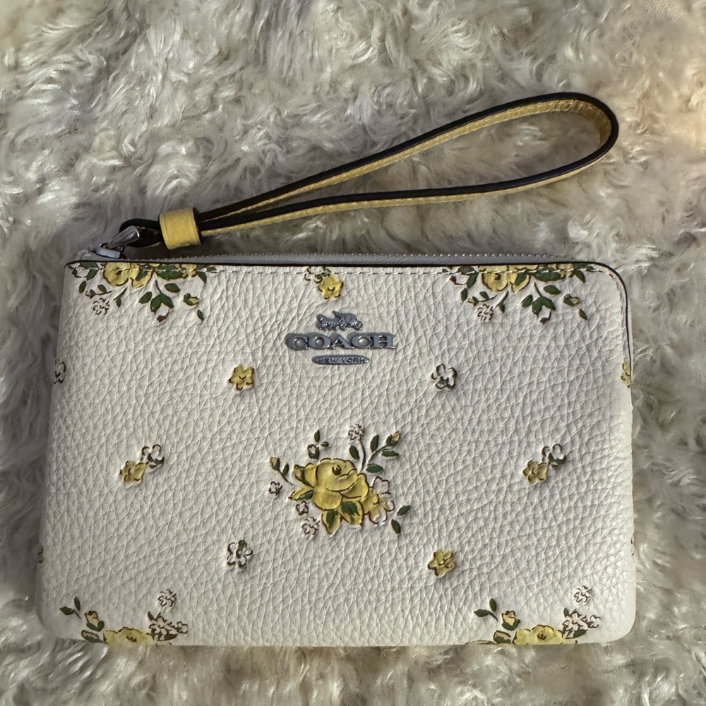 NWT Coach Andrea Floral Wristlet